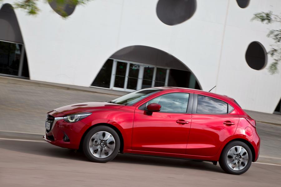  Mazda2 2014 года  (фото 3 из 30)